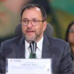 Gobierno venezolano y aerolíneas del país se reúnen y acuerdan mantener operaciones.