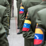 Maduro tacha de “refrito” acusaciones de Estados Unidos que lo califican como “régimen”.