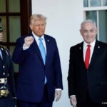 Firma de la Carta del Consejo de Paz por Donald Trump.