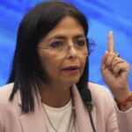 Pueblo venezolano se mantiene en las calles para exigir liberación del presidente Nicolás Maduro y de la primera dama Cilia Flores.