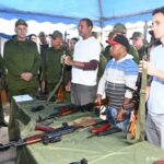 El congresista estadounidense Carlos Gimenez instó a los turistas presentes en Cuba a salir de la isla.