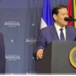Trump avisa que Irán recibirá este sábado “un golpe muy duro” y amenaza con expandir los bombardeos de EE.UU.
