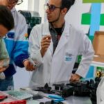 Dormir mejor en la era digital: 5 trucos para que tu teléfono no te robe el sueño.