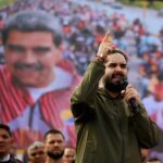 El petróleo de Texas supera los 106 dólares ante escalada de tensiones entre EEUU e Irán.