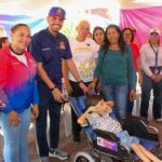 ¡Donaron kits deportivos! Alcaldía de Maracaibo entregó impecable la cancha Fernando García.