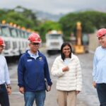 Gobierno nacional entrega compactadores para recolección de desechos sólidos en 11 estados del país.