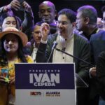España: decenas de miles piden renuncia de Pedro Sánchez.