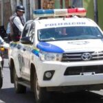 Detienen a mujer por brutal agresión contra adolescente en plantel escolar.
