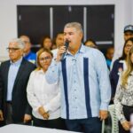 “El estrecho de Ormuz está completamente abierto”, dice Trump.