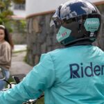 Gobierno despliega maquinaria especializada para remoción de escombros y rescate de afectados.