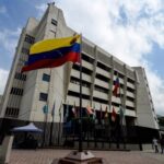 Tres muertos y dos heridos dejó accidente en la Francisco Fajardo tras desprenderse contenedor de gandola.