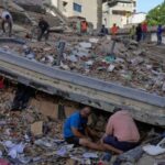 Llega a Venezuela la primera carga aérea de equipamiento de EE.UU.: 160 expertos y 12 perros de rescate se despliegan en las zonas afectadas.