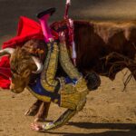 Hombre dispara a vendedor de cromos del Mundial para robarle figuritas y pasa esto.