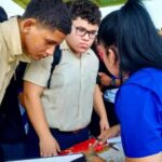 El Salvador envía un séptimo avión con ayuda a Venezuela tras terremotos.