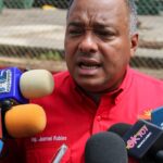 Alcaldía de Maracaibo entregó 28 títulos de terrenos ejidos.