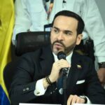 Gobernador acompaña a la Fanb en la entrega de equipos para reforzar apresto operacional en el eje fronterizo del Zulia.
