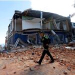 Más de 130 muertos, 570 heridos, viviendas y vías dañadas y aeropuertos cerrados, las dramáticas cifras que deja hasta ahora el terremoto en Colombia.