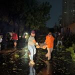 Perú cierra escuelas en zona de Lima por lluvias que colapsaron desagües y dejaron inundaciones.