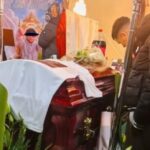 Mujer atacó con un cuchillo a sus hijos, uno perdió la vida.