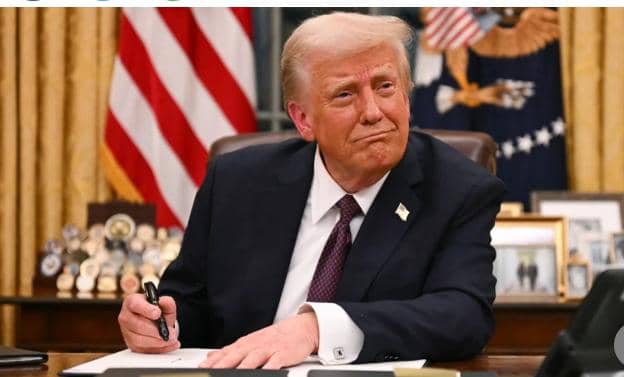 Donald Trump cenará con el líder de Anthropic y descarta preocupación por el descontrol de la IA.
